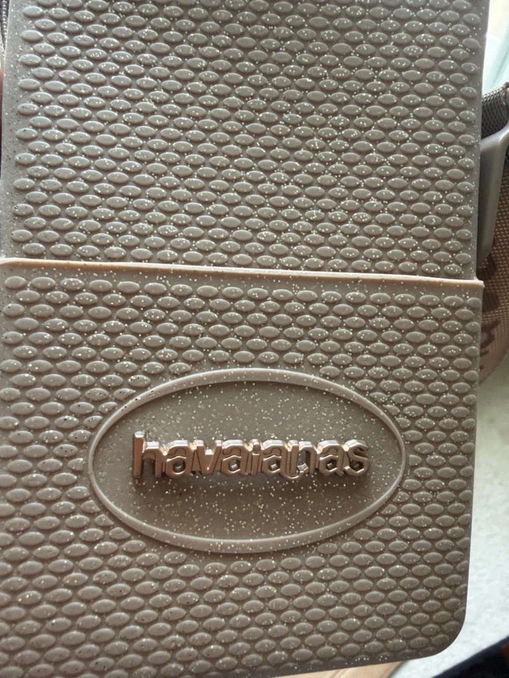 Havaianas Compact Crossbody Phone Pouch in Beige - Picture 8 of 8